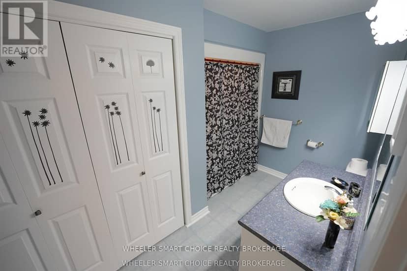 2135 Pitt Street — photo 18 of 40