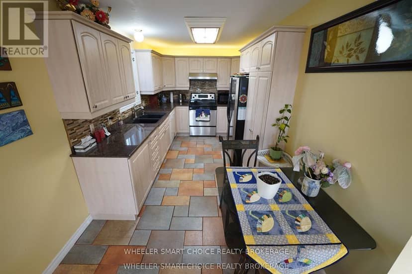 2135 Pitt Street — photo 29 of 40