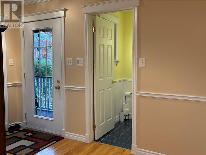 5 Stacey Crescent — photo 16 of 40