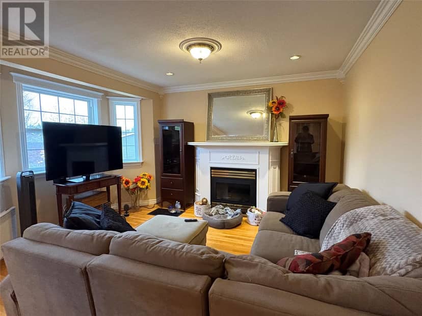 5 Stacey Crescent — photo 28 of 40