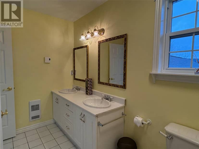 5 Stacey Crescent — photo 40 of 40