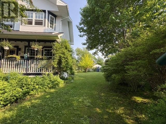 5 Stacey Crescent — photo 6 of 40
