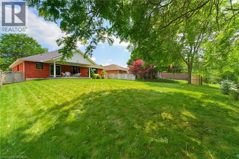 12 MACBRIDE Court, Brantford, photo 3