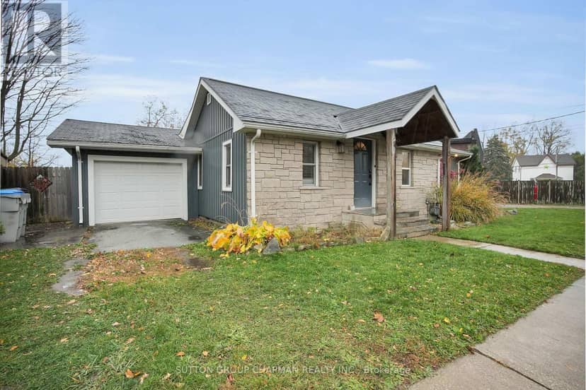 15 Arthur Street, Lambton Shores, photo 2
