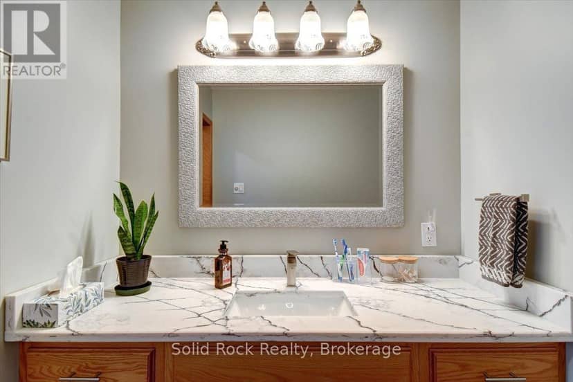 2255 10th Line W — photo 27 of 40