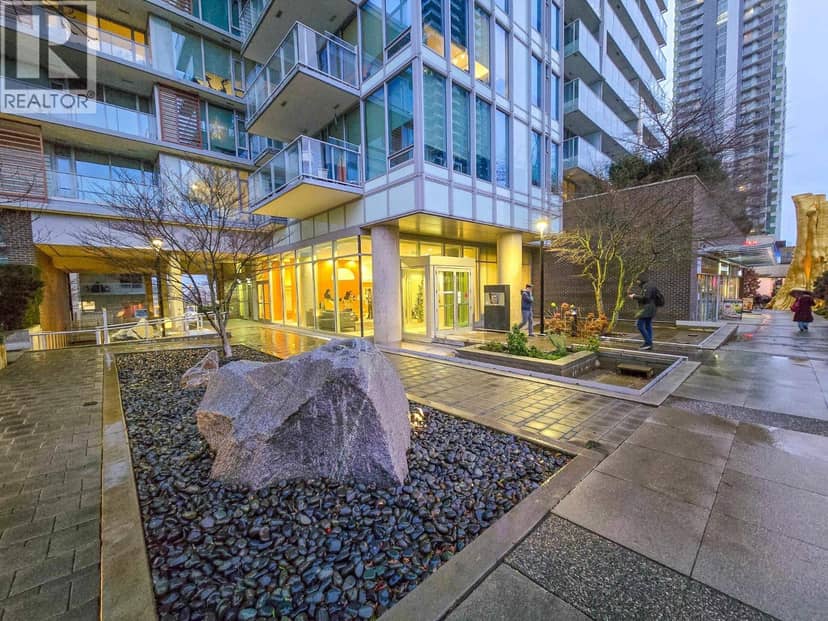 901 8131 NUNAVUT LANE, Vancouver, photo 3