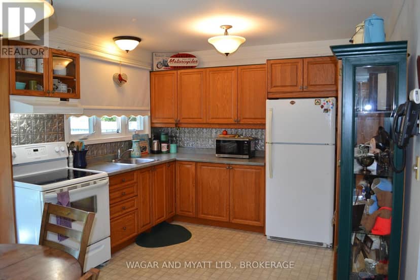 30 - 60 Winchester Drive, Greater Napanee, photo 3