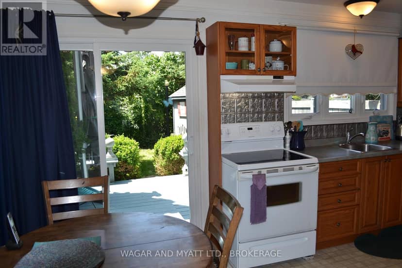 30 - 60 Winchester Drive, Greater Napanee, photo 4