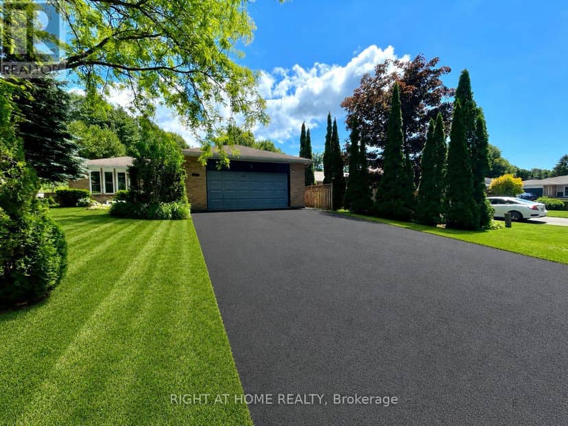 941 Victoria Street — photo 2 of 40