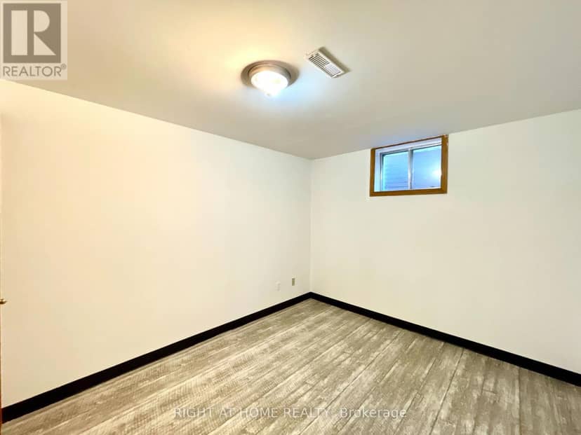 941 Victoria Street — photo 37 of 40