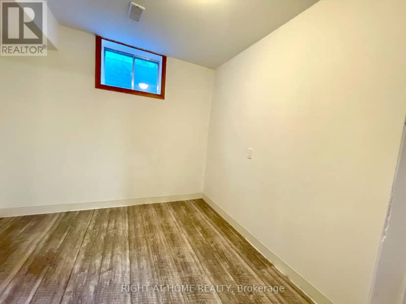 941 Victoria Street — photo 39 of 40