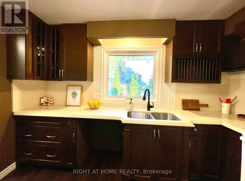 941 Victoria Street — photo 7 of 40