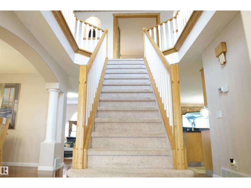 8504 160A AV NW, Edmonton, photo 2