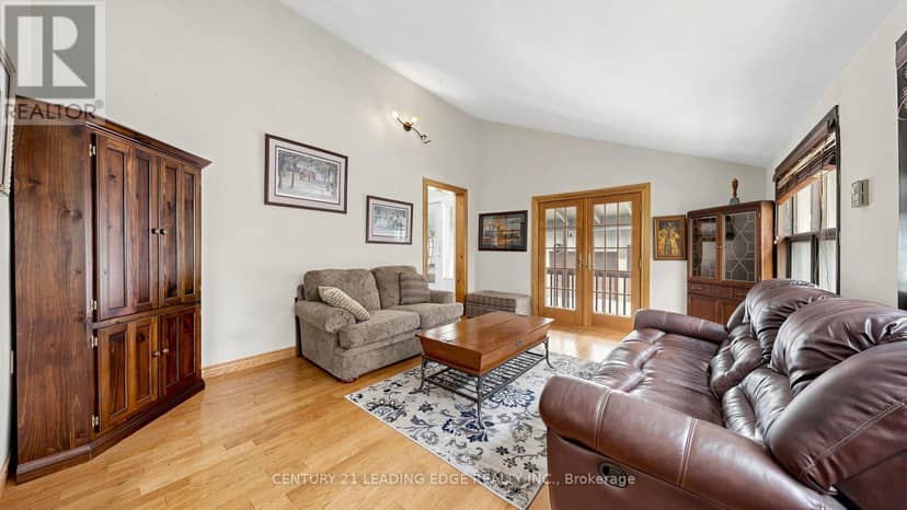 6466 Old Homestead Road — photo 5 of 32