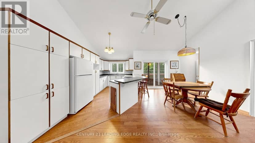 6466 Old Homestead Road — photo 9 of 32