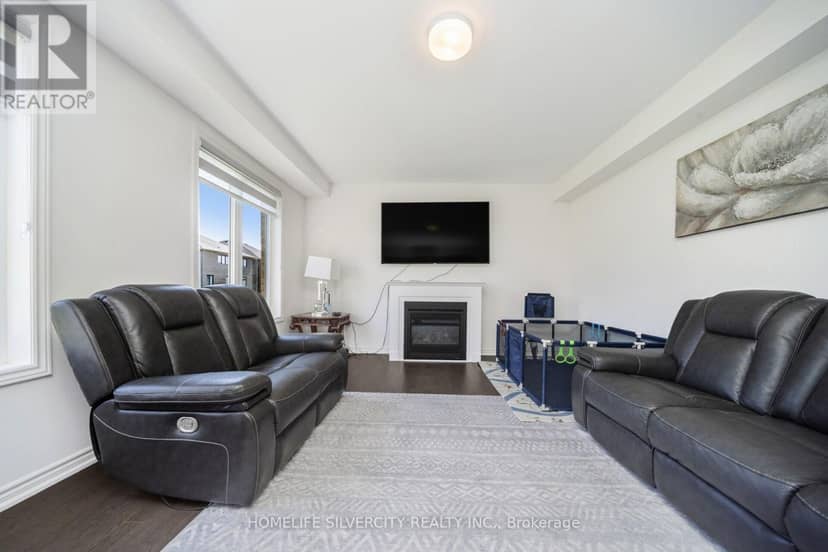4 Sandhill Crescent — photo 27 of 40