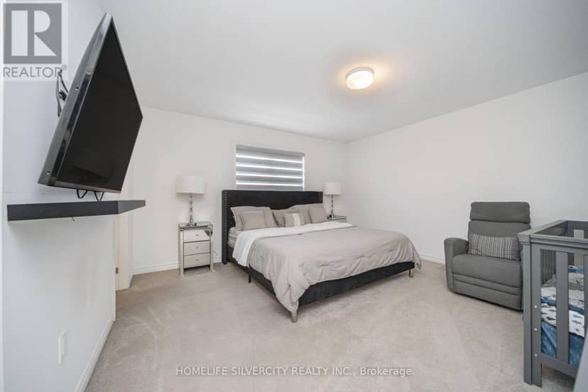4 Sandhill Crescent — photo 35 of 40