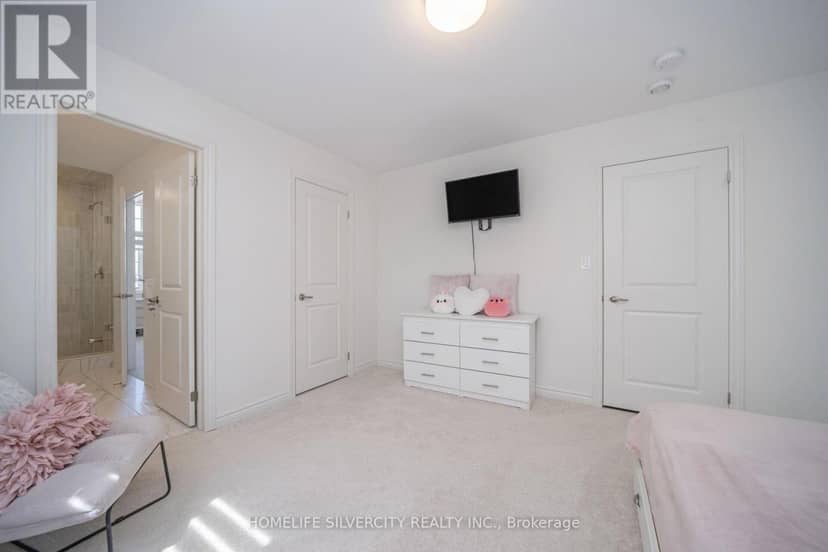 4 Sandhill Crescent — photo 40 of 40