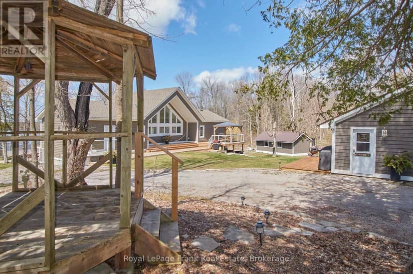 2269 McCracken's Landing Road — photo 26 of 40