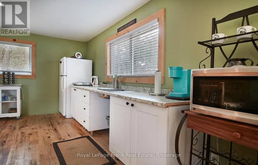 2269 McCracken's Landing Road — photo 32 of 40