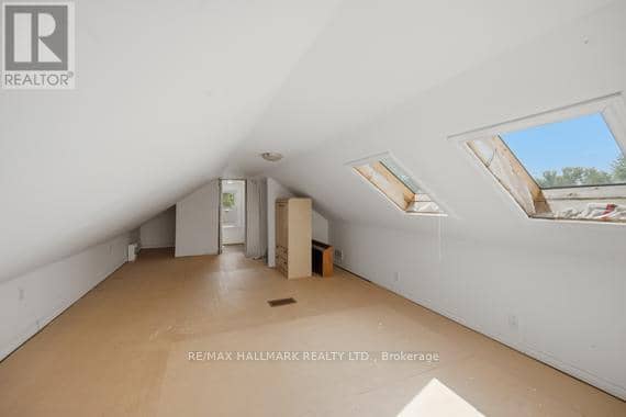 1527 Killarney Beach Road — photo 20 of 40