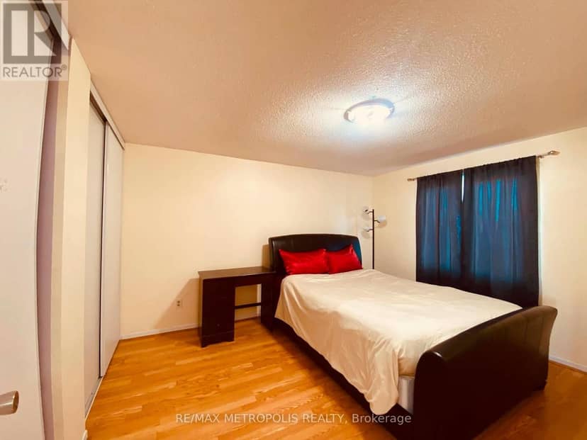 85 Elmvale Avenue, Brampton, photo 2