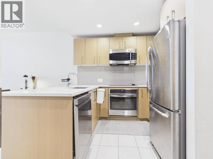303 5981 GRAY AVENUE, Vancouver, photo 2