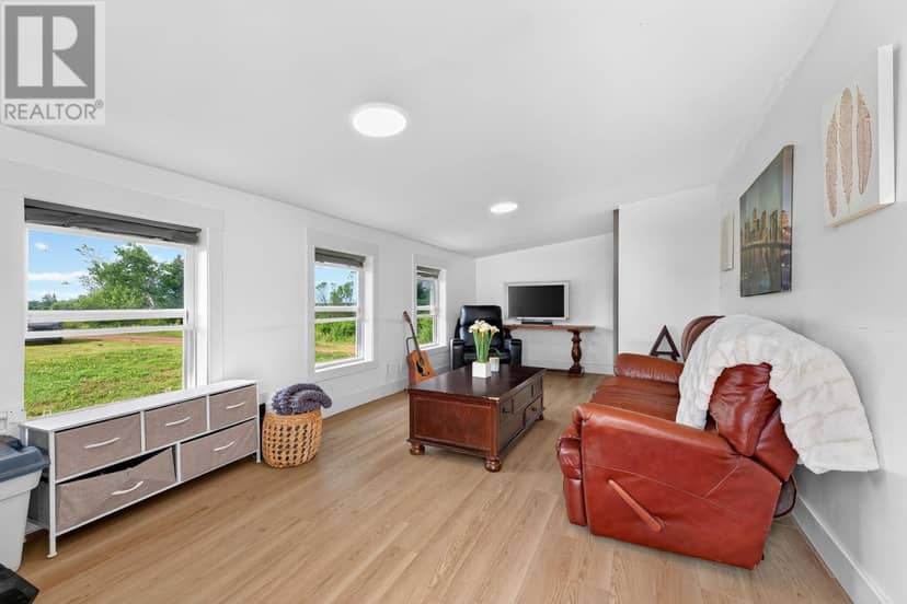 212 Toronto Road — photo 3 of 24