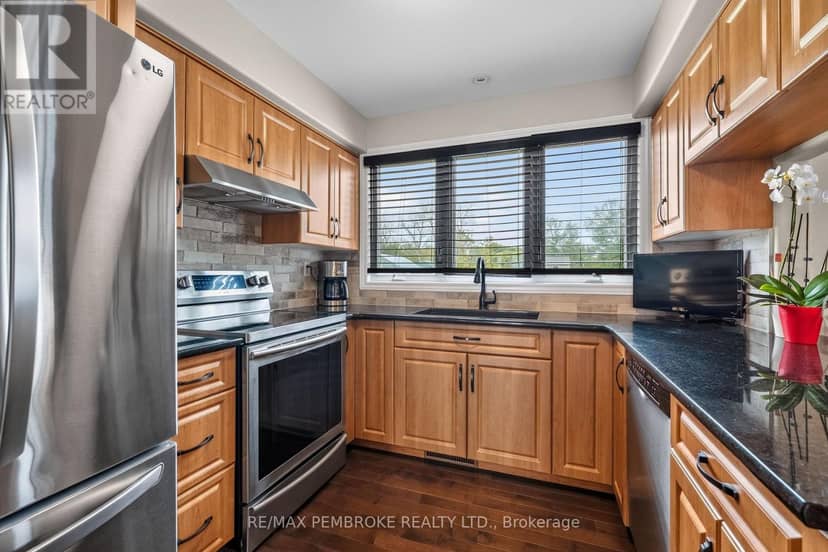 9 Heron Drive — photo 15 of 40