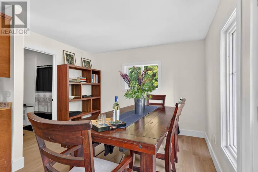 212 Toronto Road — photo 11 of 24