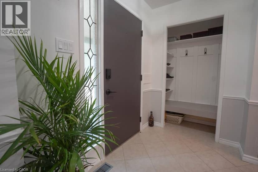 147 MURIEL Crescent — photo 3 of 39