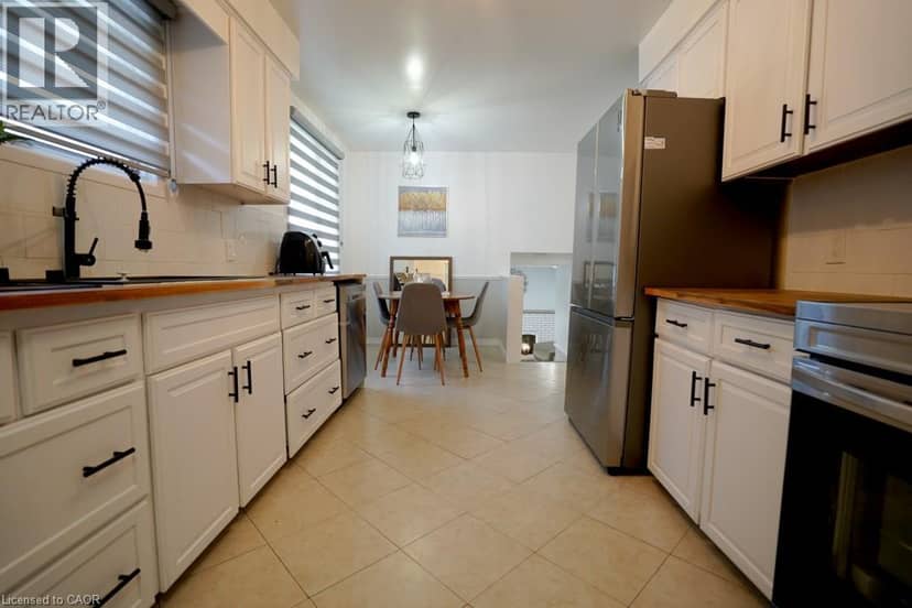 147 MURIEL Crescent — photo 9 of 39