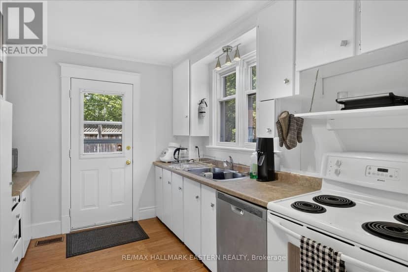 226 McDonnel Street — photo 9 of 40
