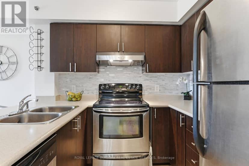 303 - 3060 Rotary Way — photo 5 of 23