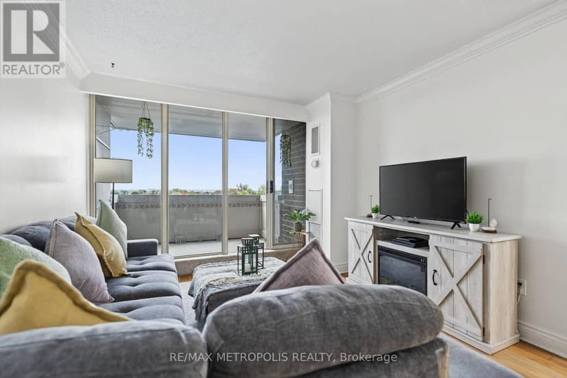 707 - 44 Falby Court — photo 17 of 40