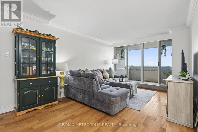 707 - 44 Falby Court — photo 18 of 40