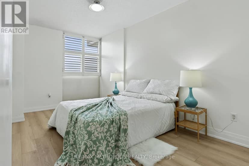 707 - 44 Falby Court — photo 3 of 40