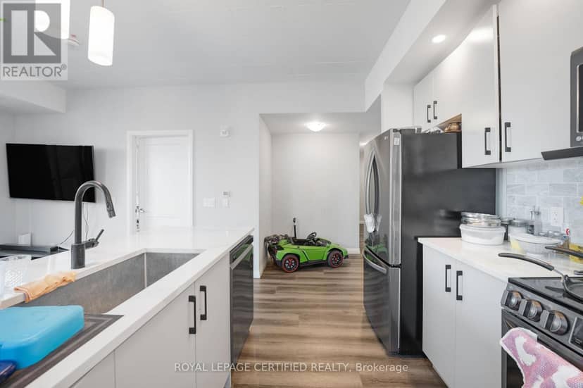 1502 - 108 Garment Street — photo 5 of 31
