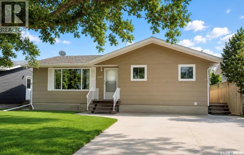 605 5th AVENUE W, Assiniboia