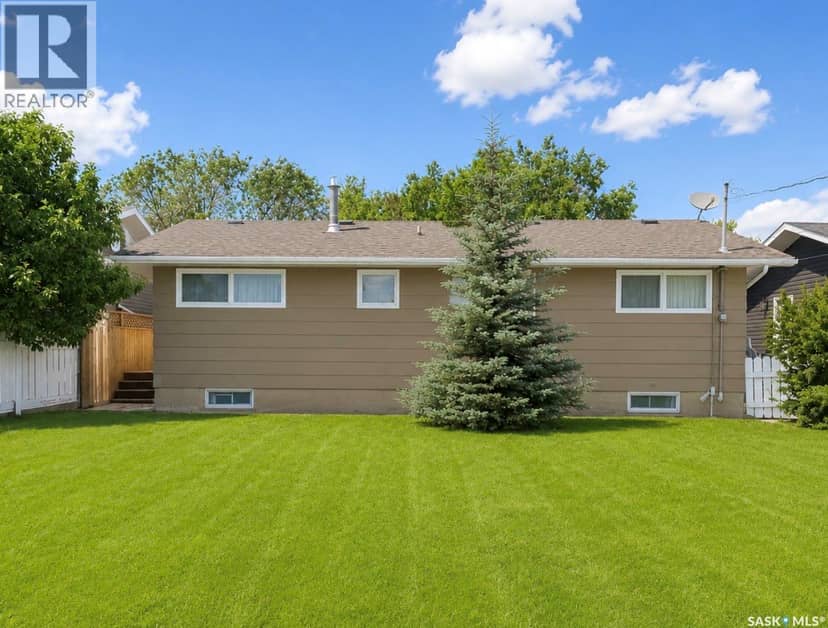 605 5th AVENUE W, Assiniboia, photo 2