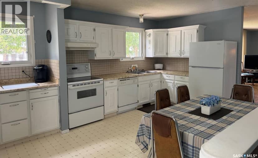 605 5th AVENUE W, Assiniboia, photo 5