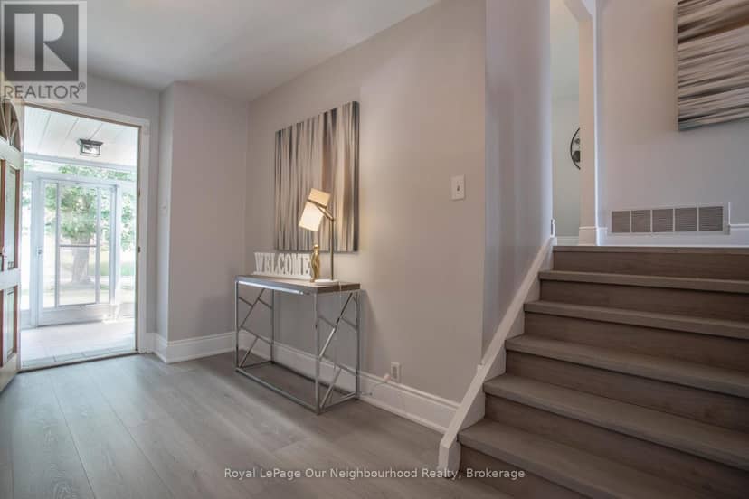 708 Waverly Street N, Oshawa, photo 4