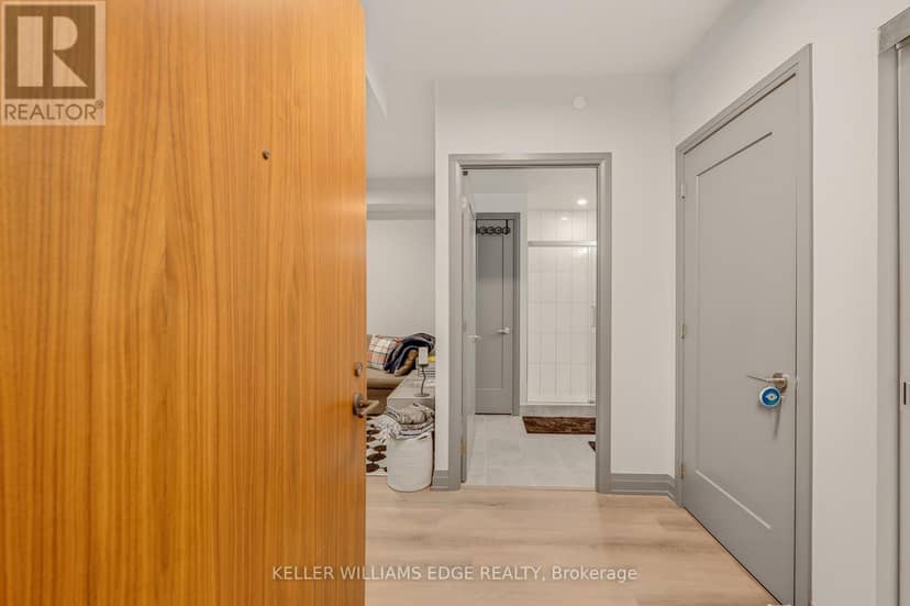 305 - 509 Dundas Street W — photo 13 of 40