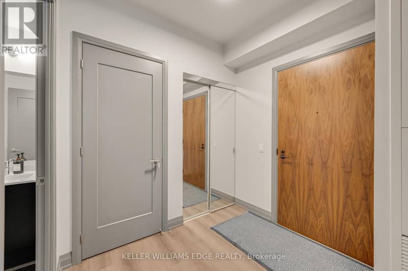305 - 509 Dundas Street W — photo 14 of 40
