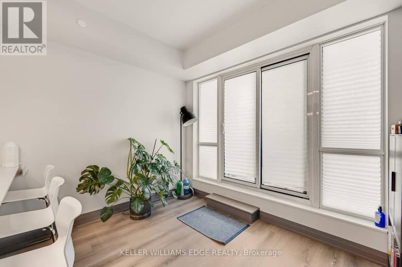 305 - 509 Dundas Street W — photo 24 of 40