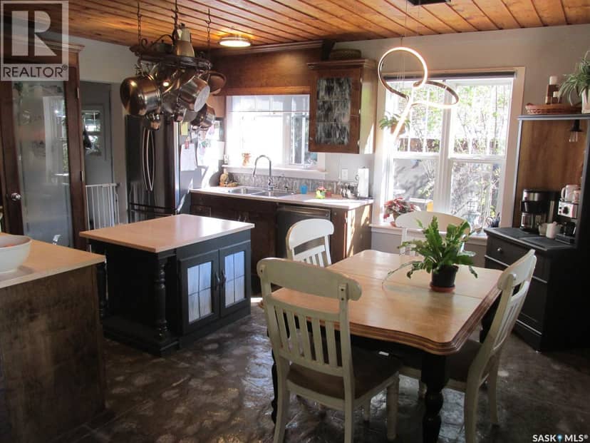 701 Pine DRIVE — photo 9 of 40