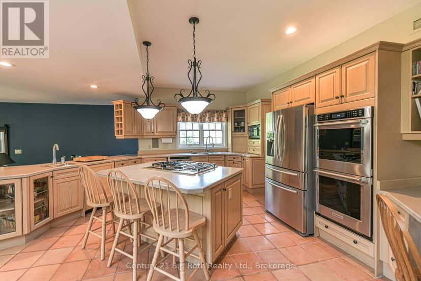 403 Bay Street — photo 11 of 40