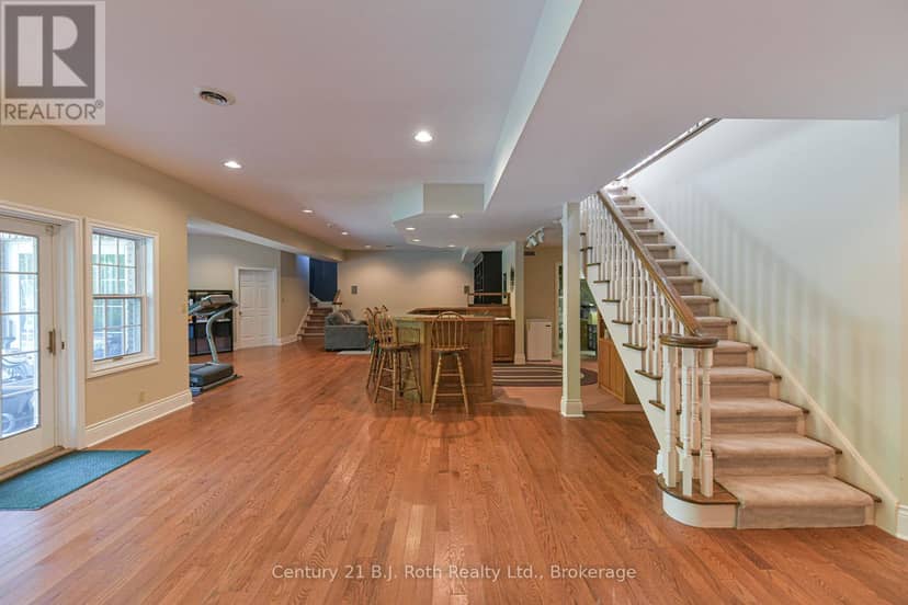 403 Bay Street — photo 35 of 40