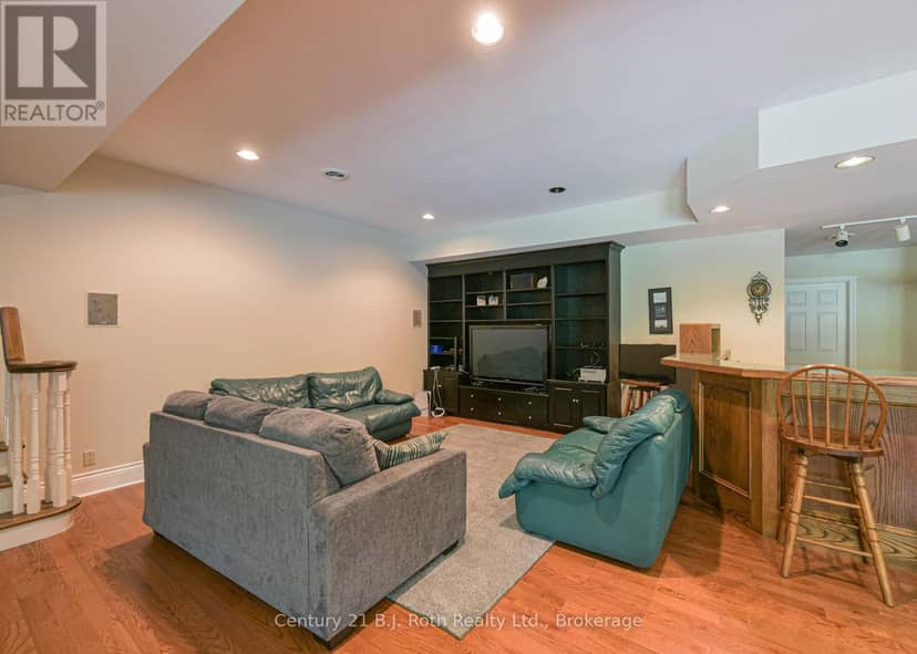 403 Bay Street — photo 39 of 40