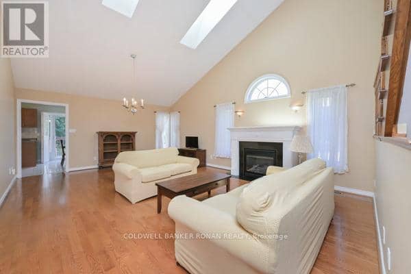 30 - 43 Briar Gate — photo 4 of 28